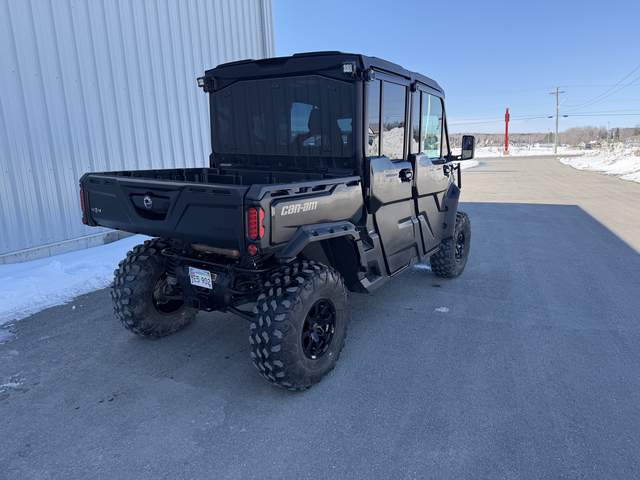 2022 Can-Am Defender Max Lonestar cab Image 7