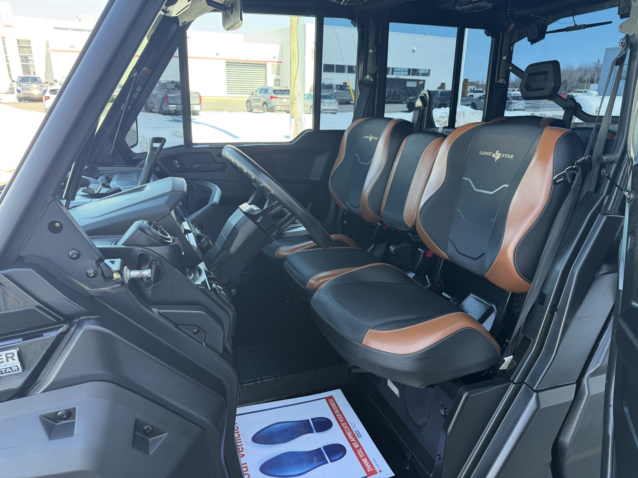 2022 Can-Am Defender Max Lonestar cab Image 13