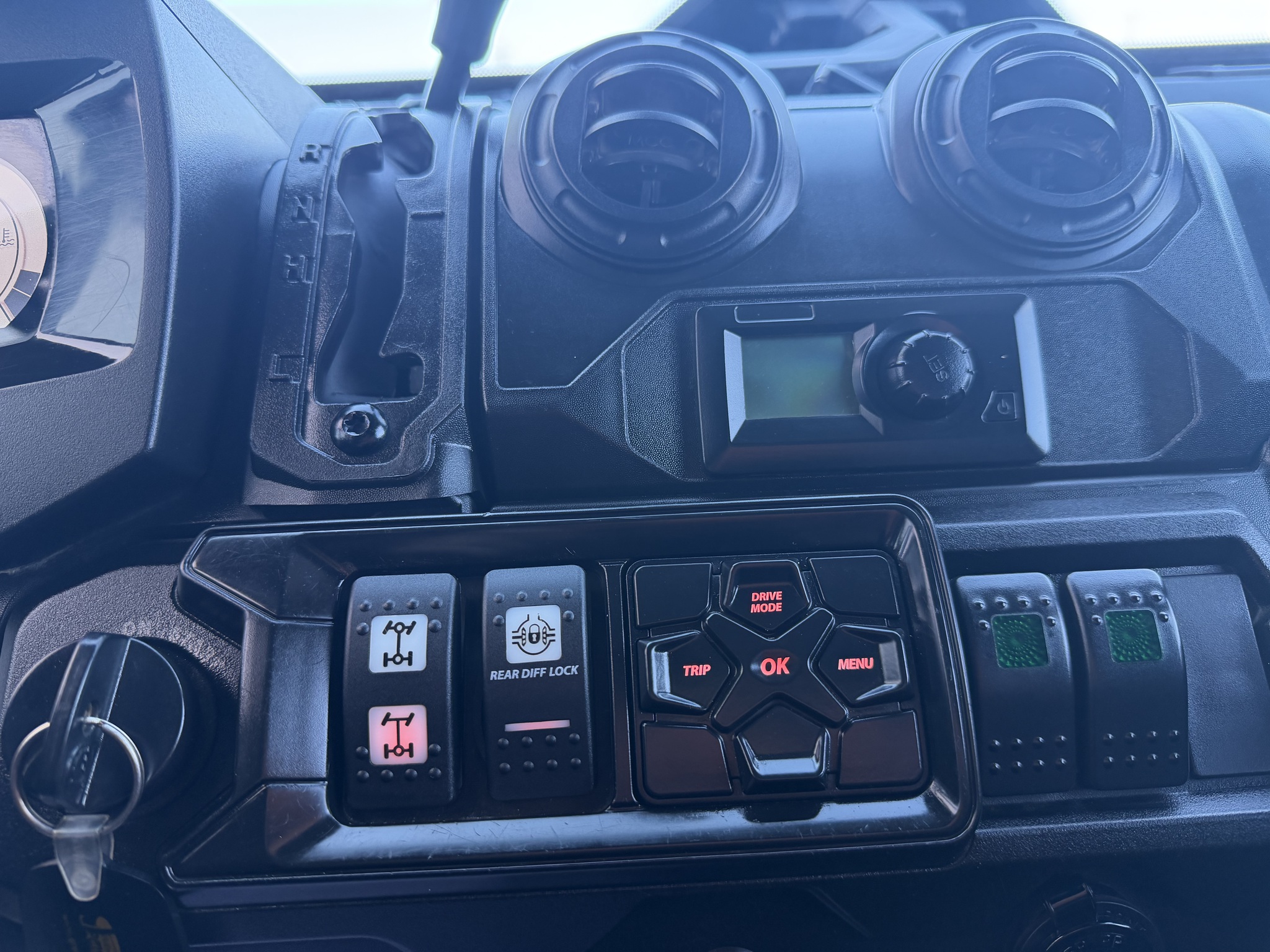 2022 Can-Am Defender Max Lonestar cab Image 15