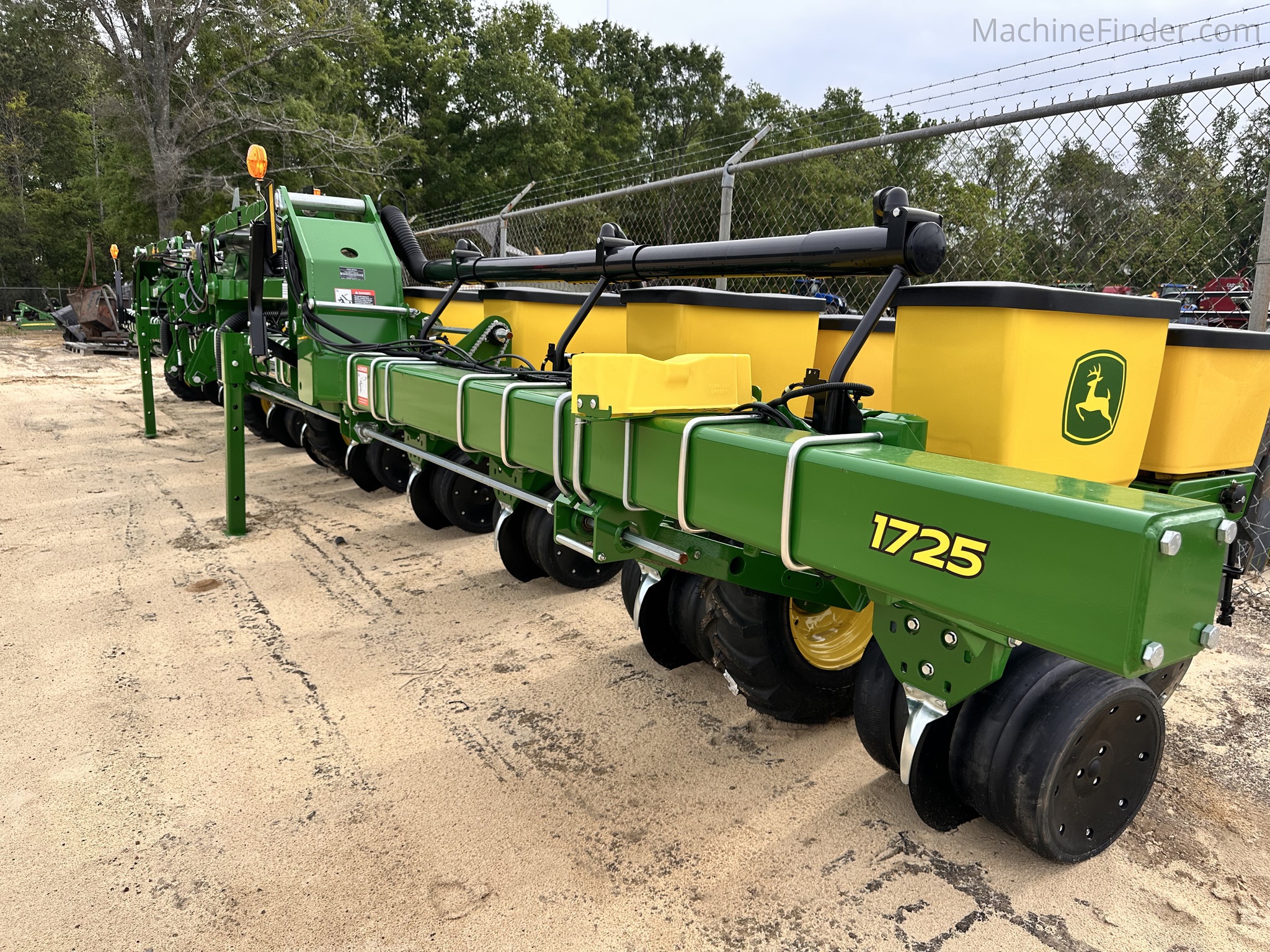 2026 John Deere 1725 | Planters: Integral | MachineFinder