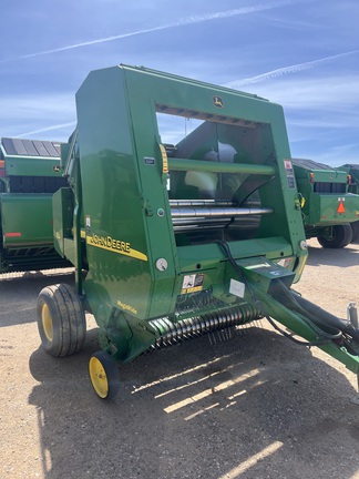 2005 John Deere 567 (2nd thumbnail)