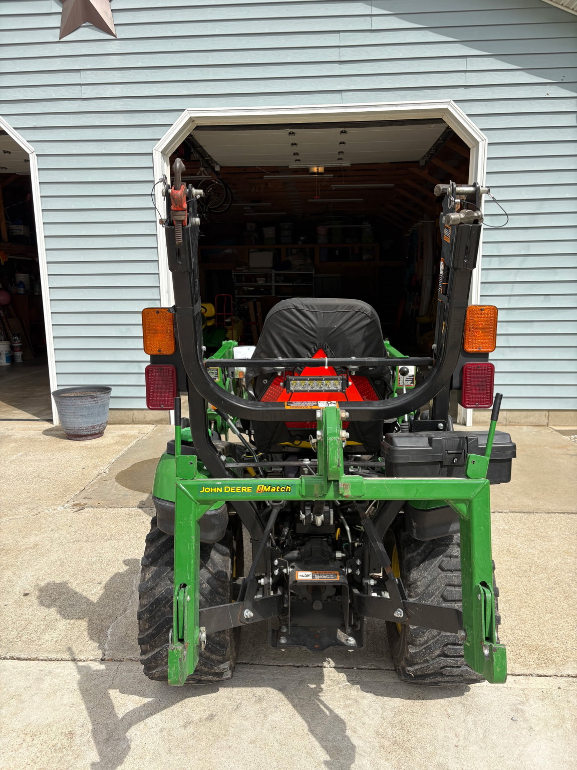 2015 John Deere 1025R Image 5