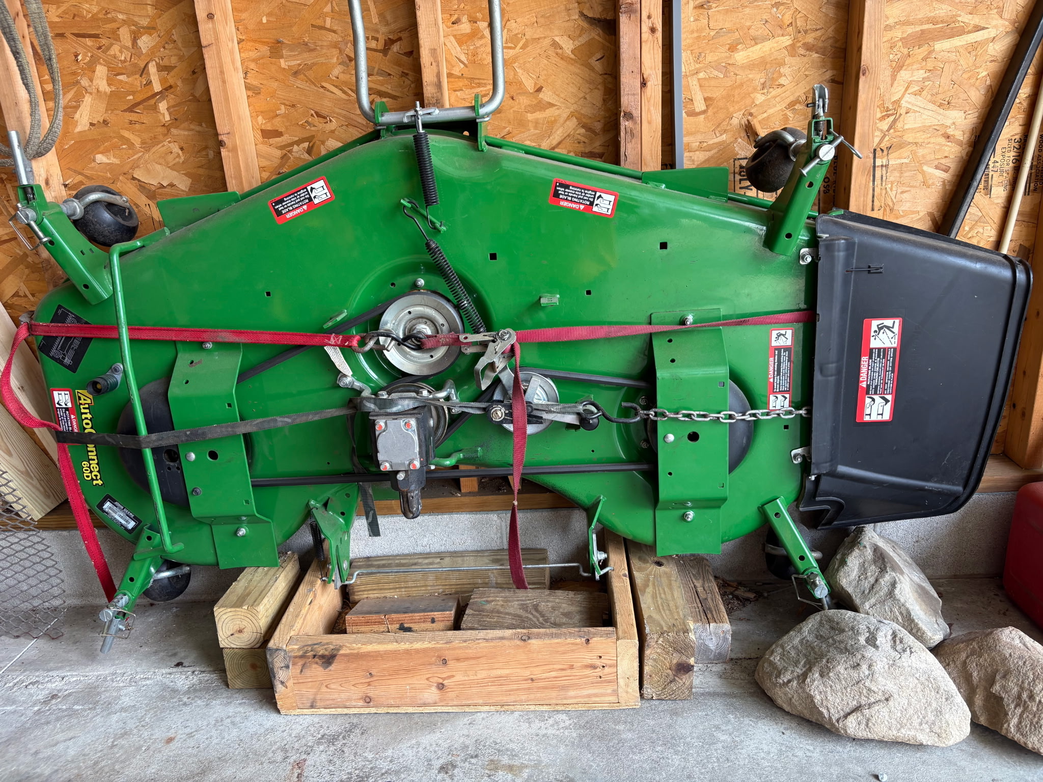 2015 John Deere 1025R Image 6