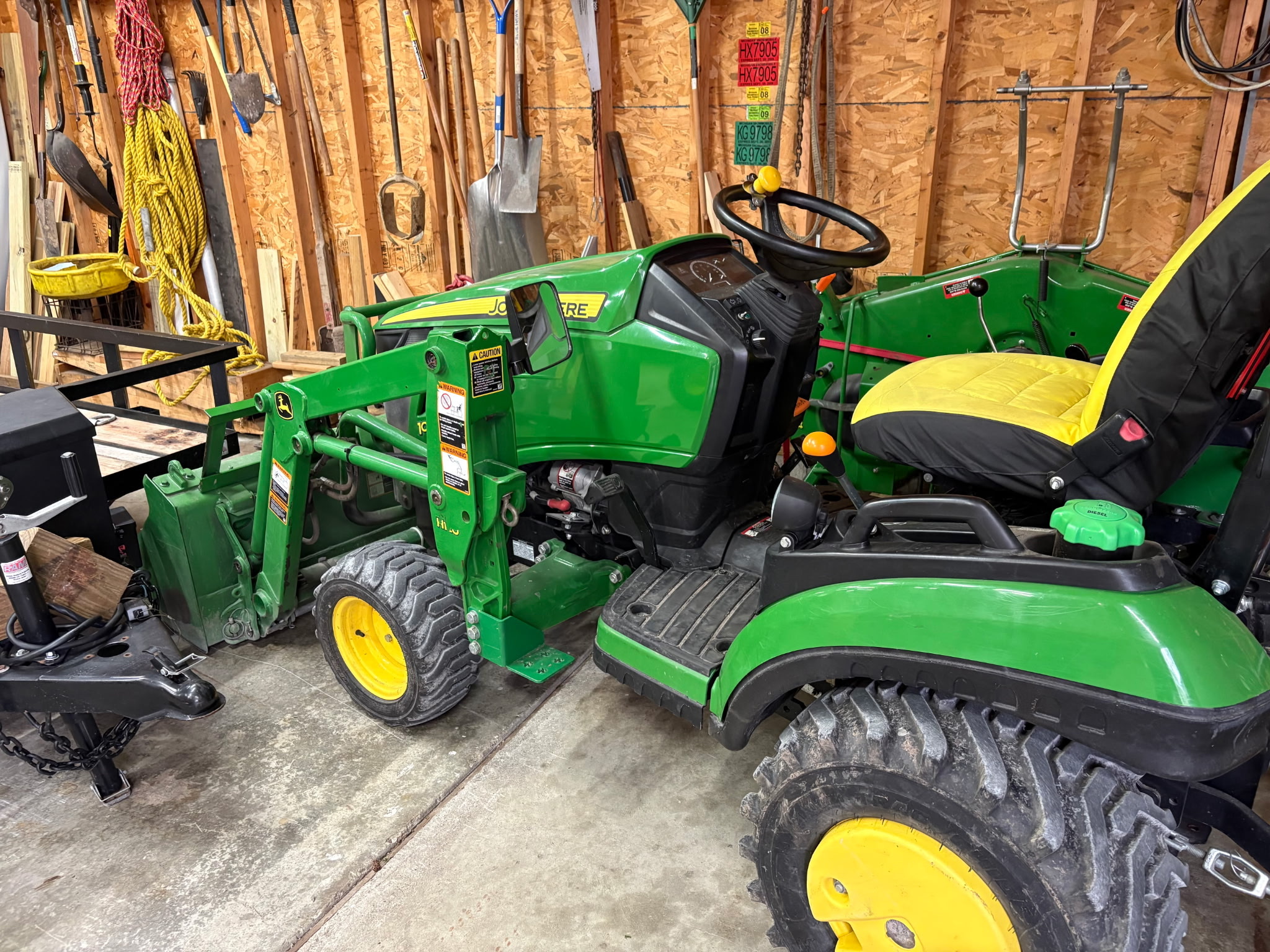 2015 John Deere 1025R Image 1