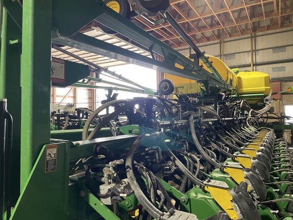  John Deere DB66
