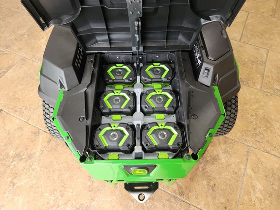 2026 John-Deere Z370RS