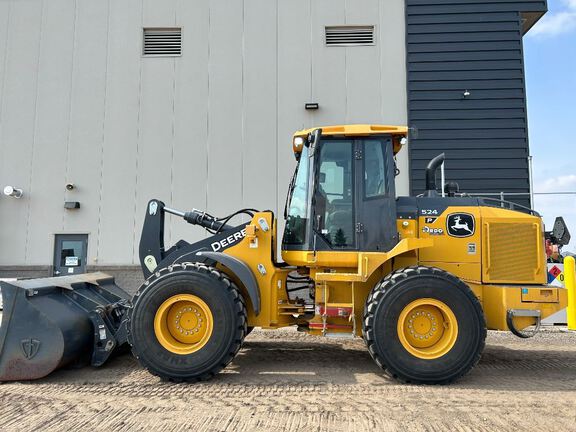 Photo of a 2021 John Deere 524P