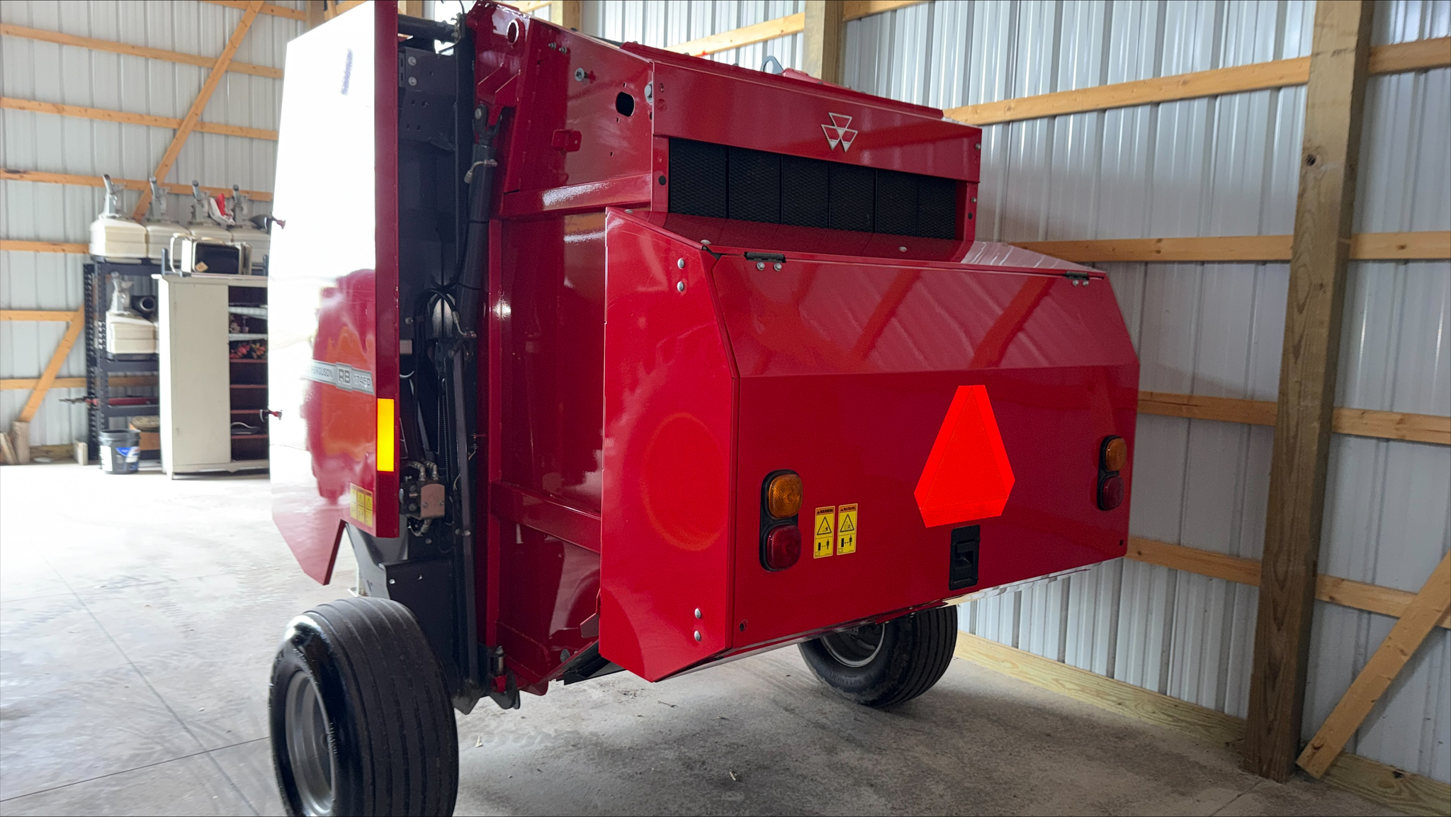 2022 Massey Ferguson 1745 Image 4
