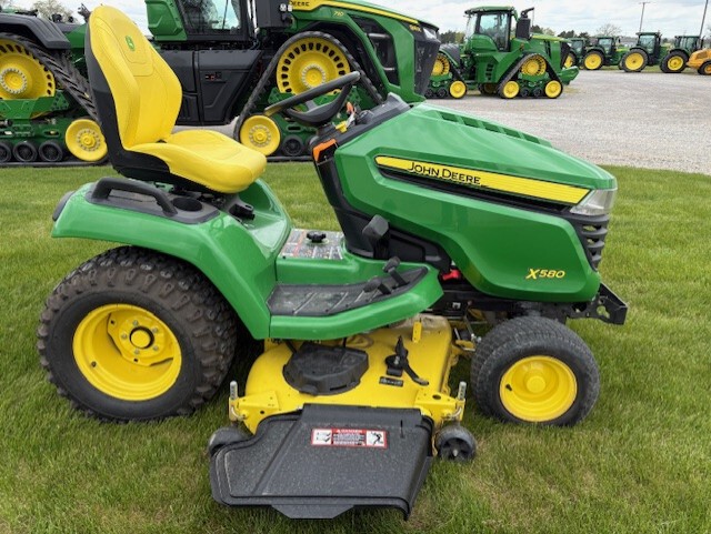2022 John Deere X580 Image 3