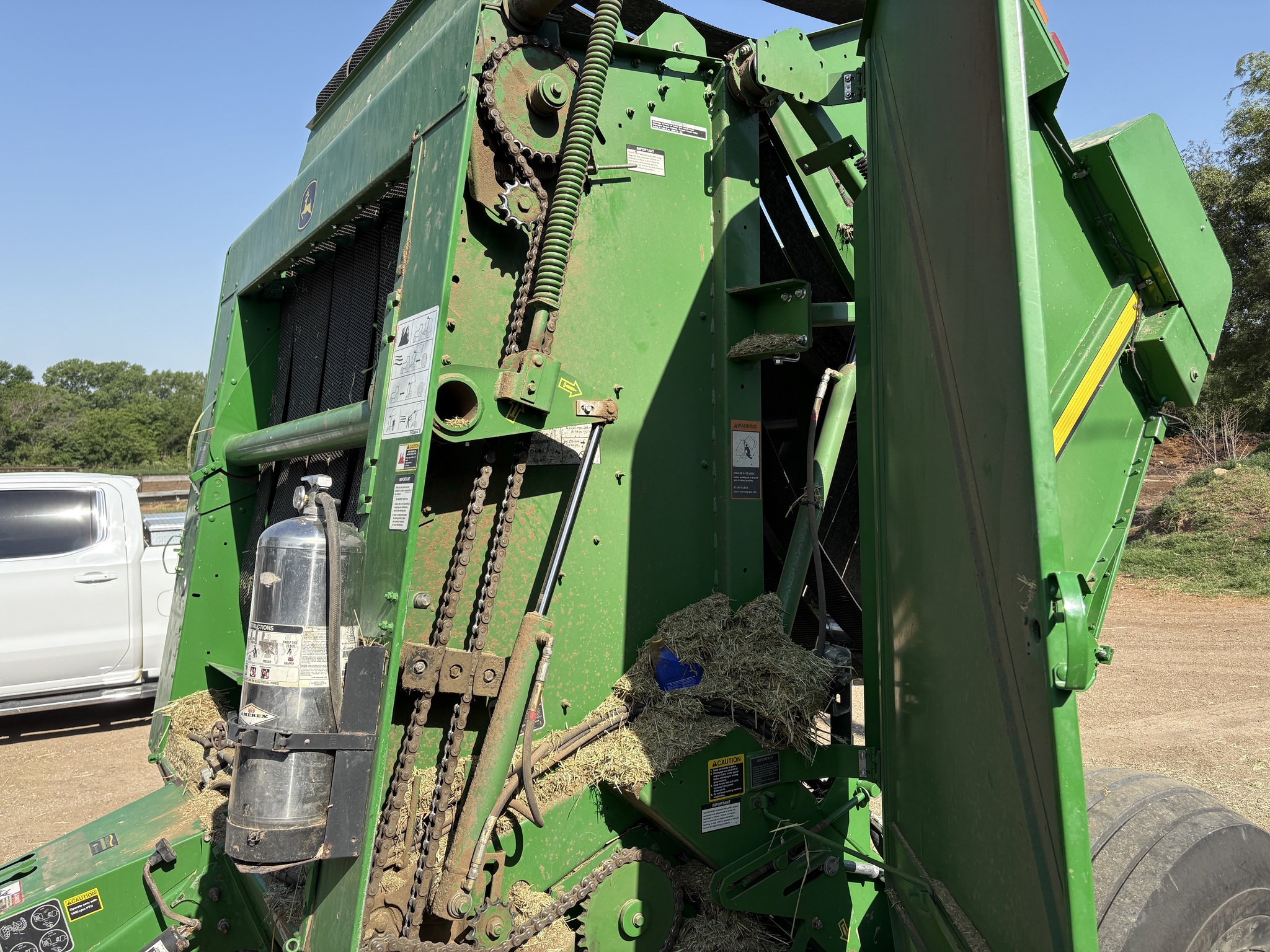 2016 John Deere 569 Image 2