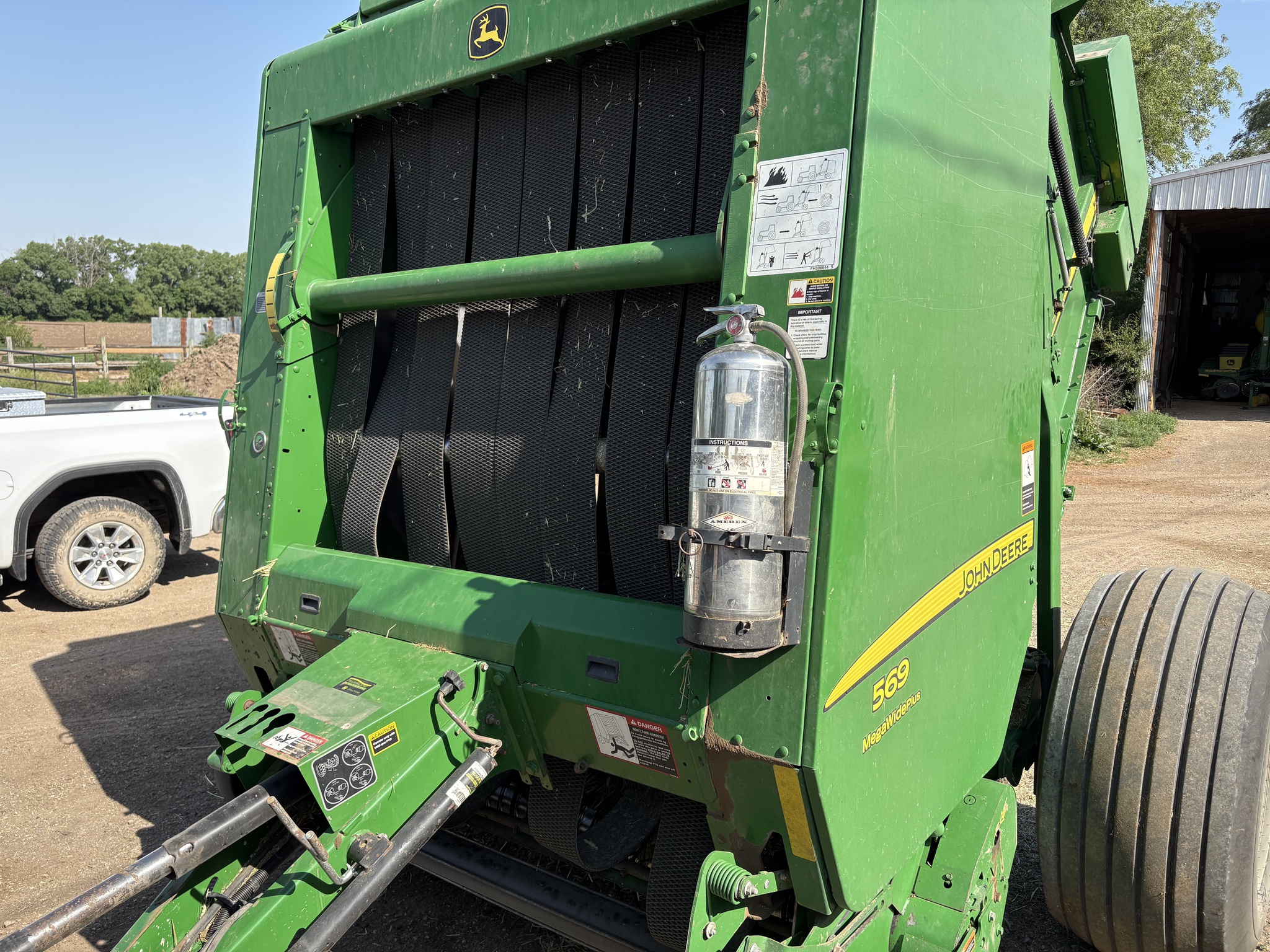 2016 John Deere 569 Image 1