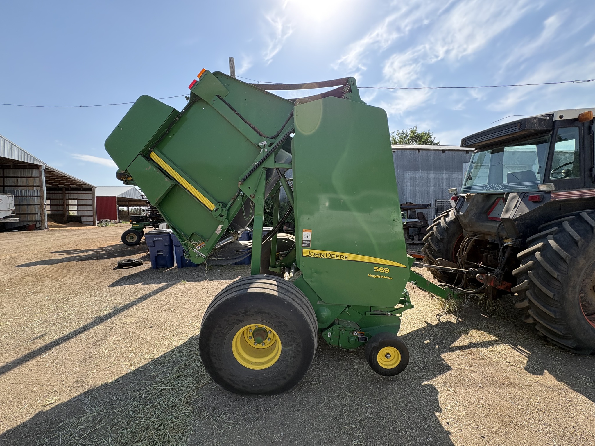 2016 John Deere 569 Image 12