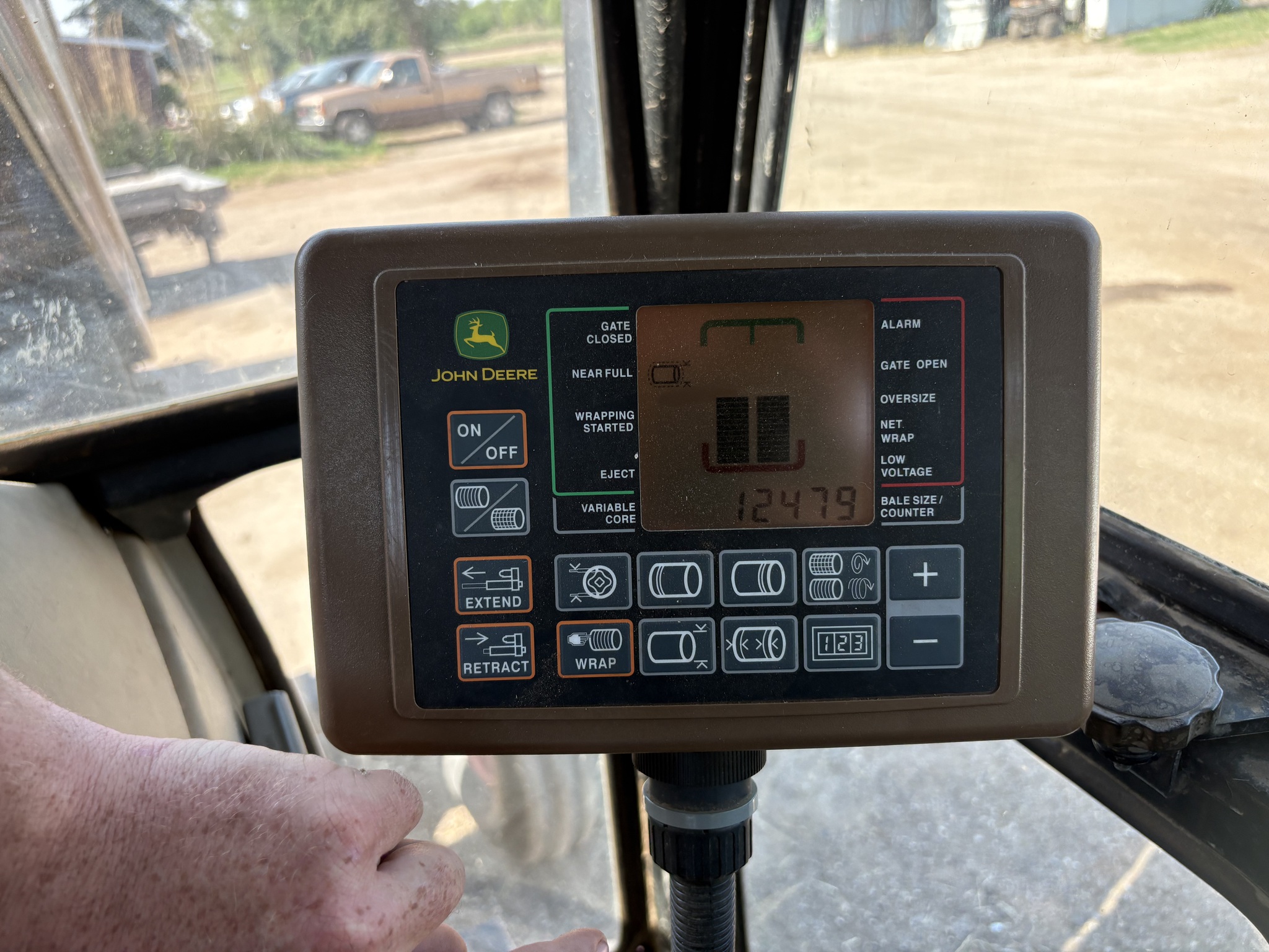 2016 John Deere 569 Image 4
