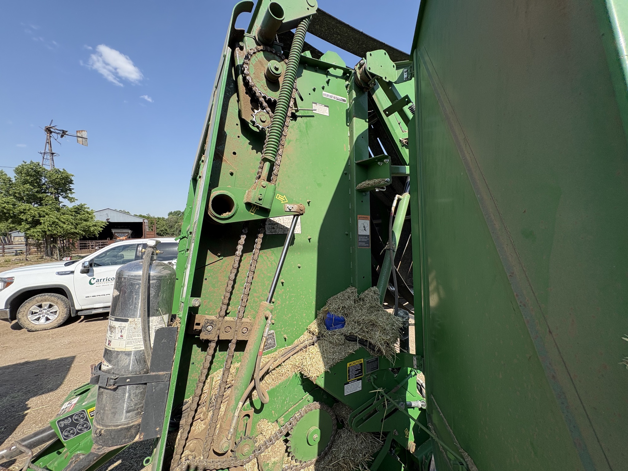 2016 John Deere 569 Image 3