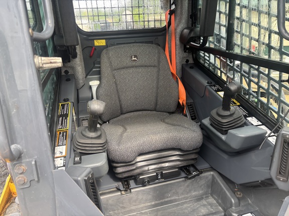 2022 John Deere 333G
