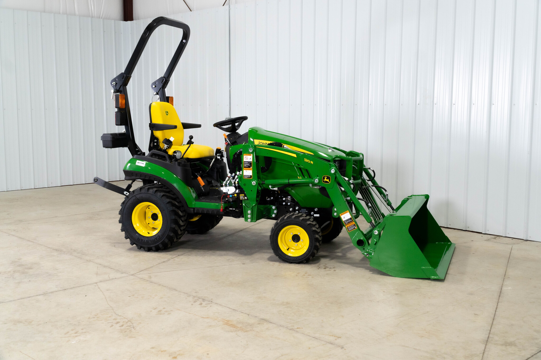 New In-Stock 2026 John Deere 1025R Compact Utility Tractors at Koenig Equipment in Oxford, OH - PhotoXL0