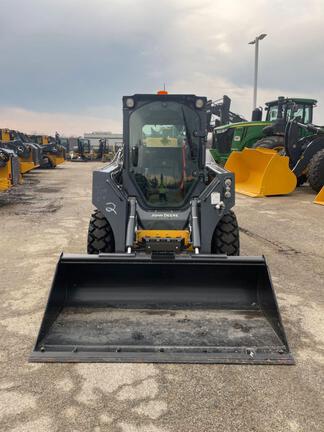Photo of a 2024 John Deere 324G
