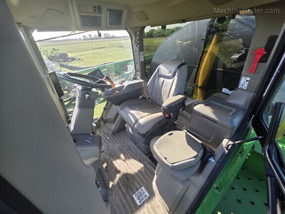 Photo of 2023 John Deere 616R
