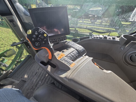 Photo of 2023 John Deere 616R