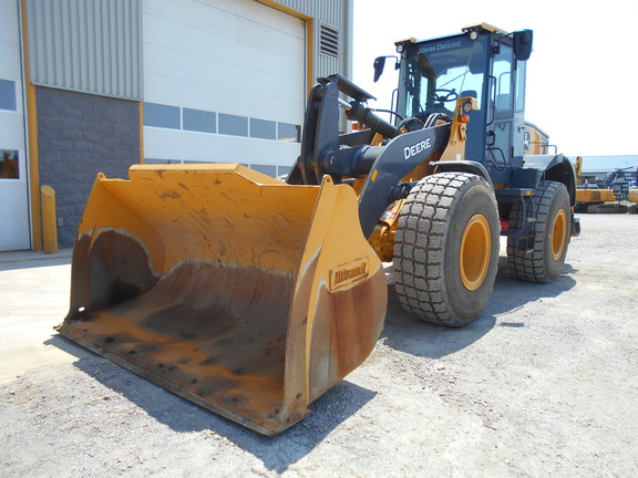 Photo of a 2024 John Deere 544 G