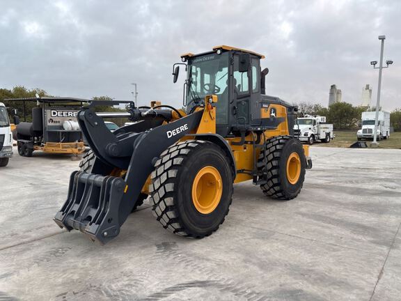 Photo of a 2024 John Deere 644G