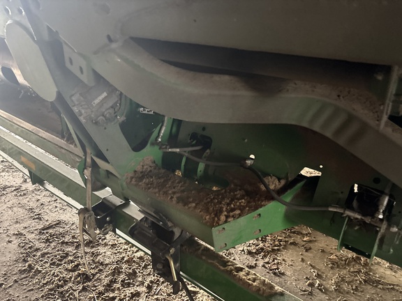 Used 2016 John Deere 635FD Combine Platforms at Koenig Equipment in Oxford, OH - Photo11