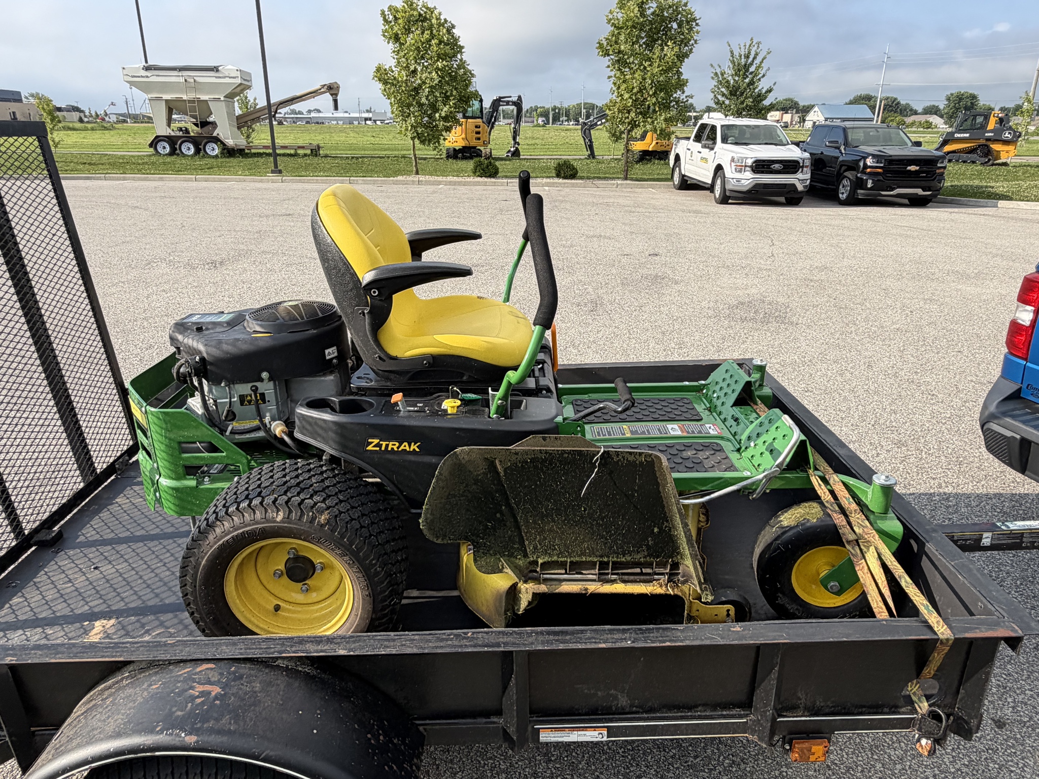 Used 2022 John Deere Z355R Zero Turn Mowers at Koenig Equipment in Franklin, IN - PhotoXL6