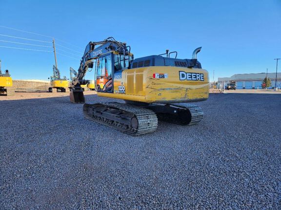 2019 John Deere 250G LC
