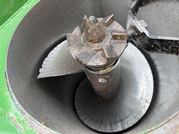 2014 Demco 1050 - Photo23