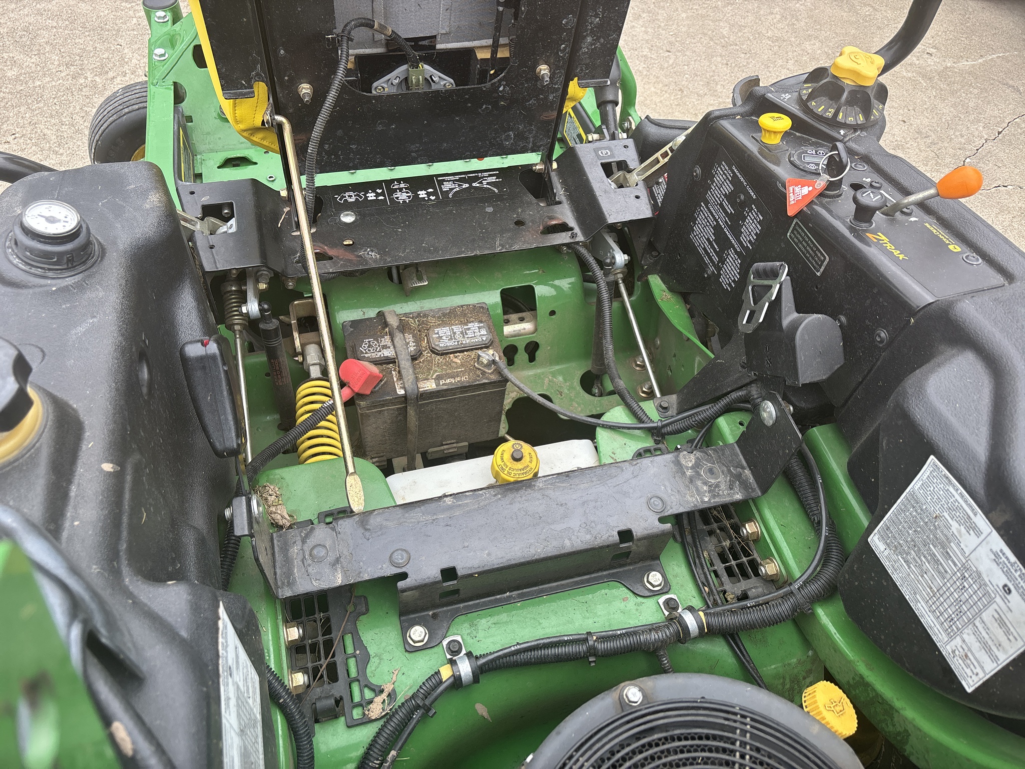 Used 2013 John Deere Z930M Zero Turn Mowers at Koenig Equipment in Knightstown, IN - PhotoXL14