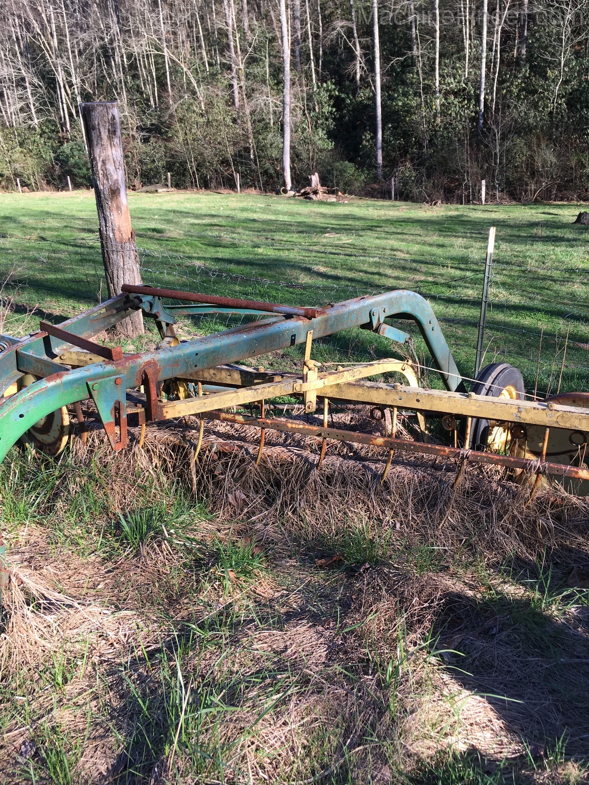 1987 John Deere RAKE Image 1