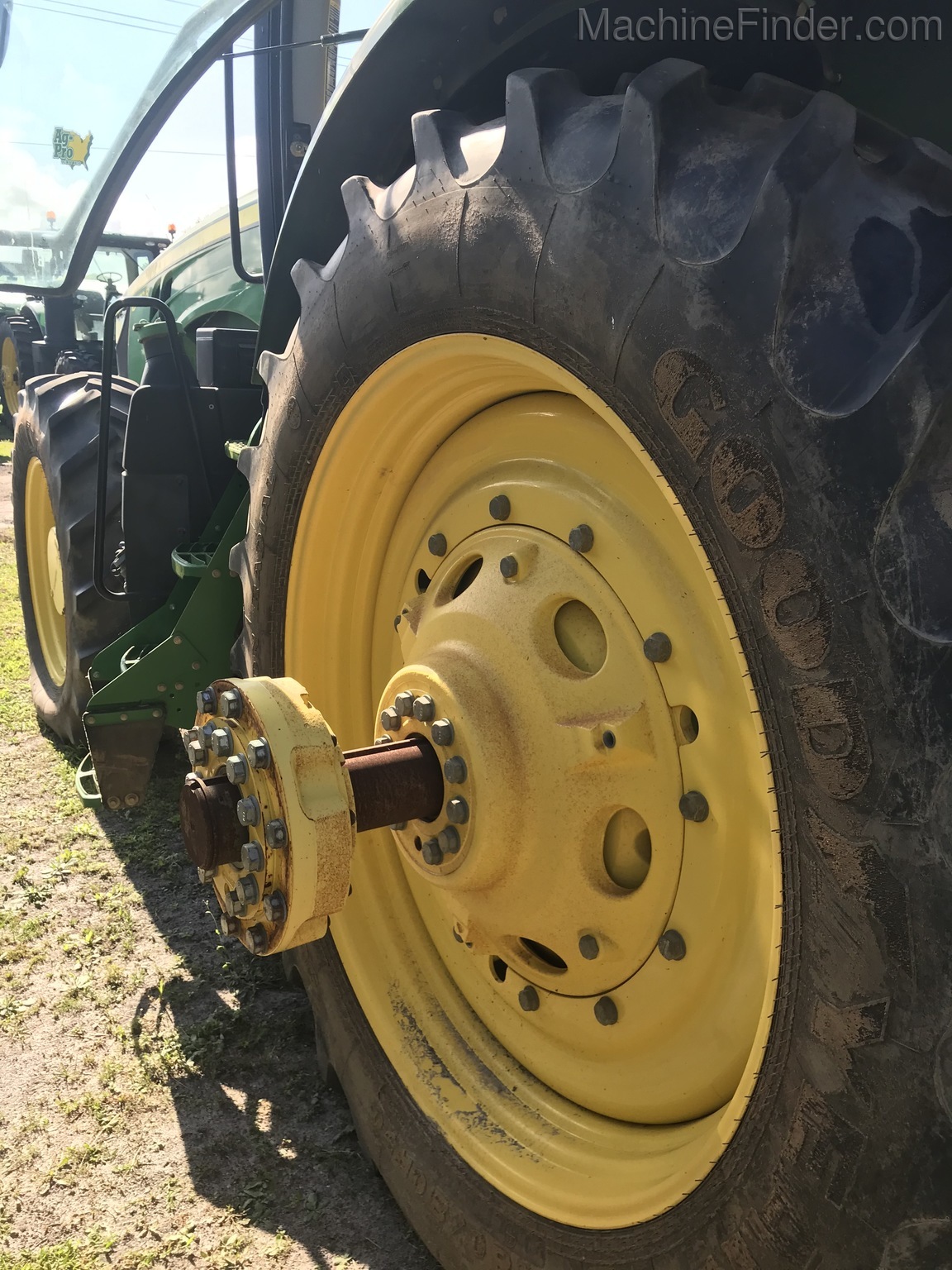 2014 John Deere 8270R Image 5
