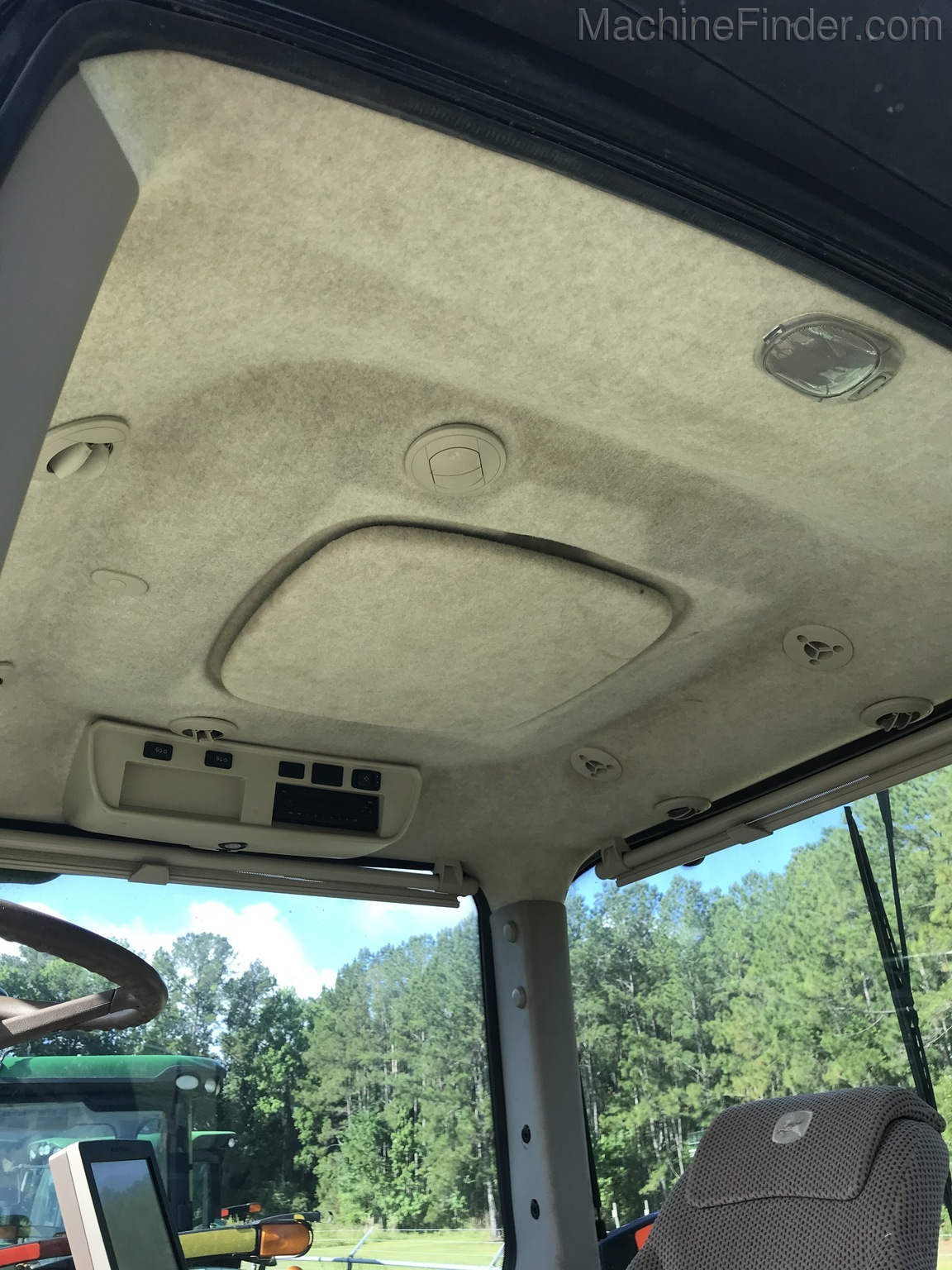 2014 John Deere 8270R Image 12