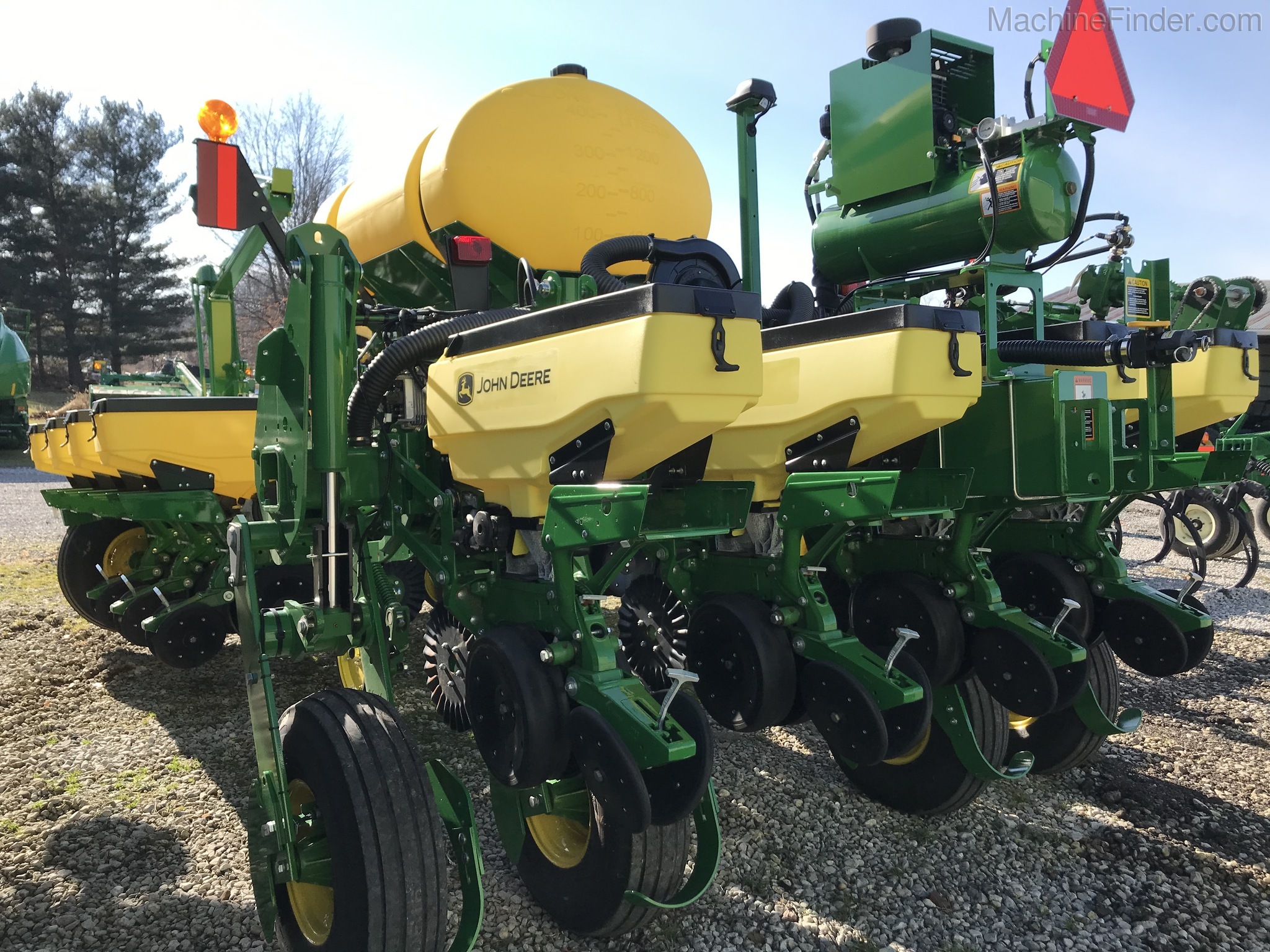 2019 John Deere 1775NT Image 8