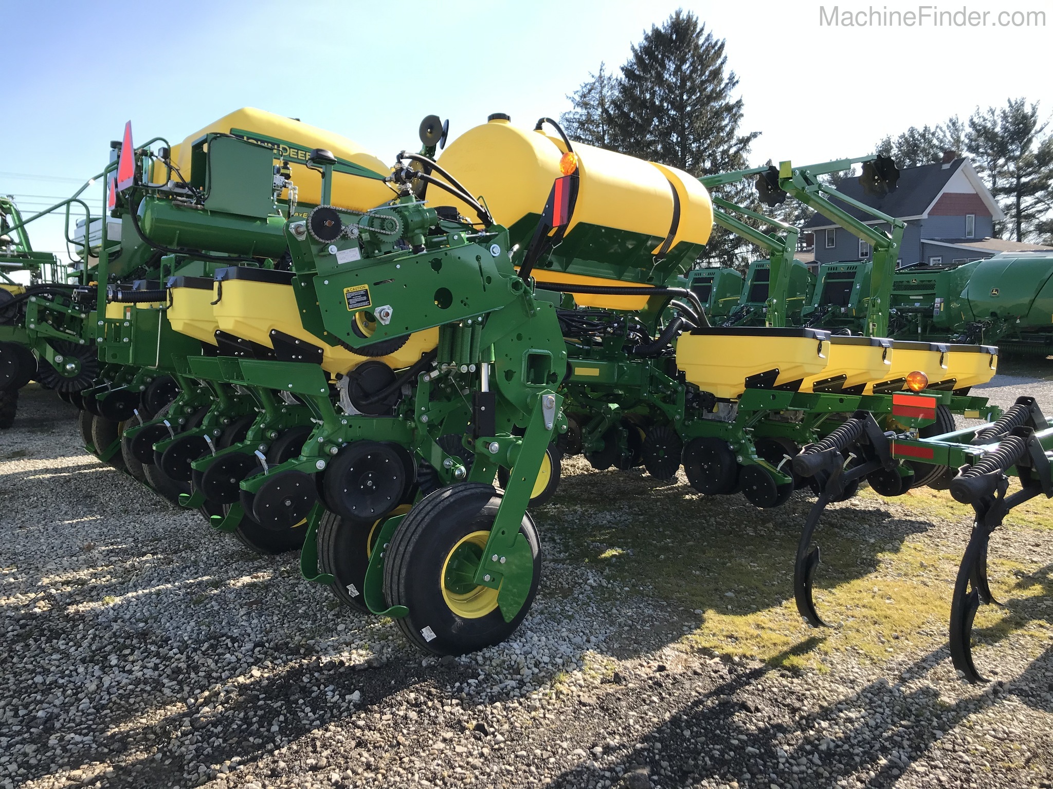 2019 John Deere 1775NT Image 9