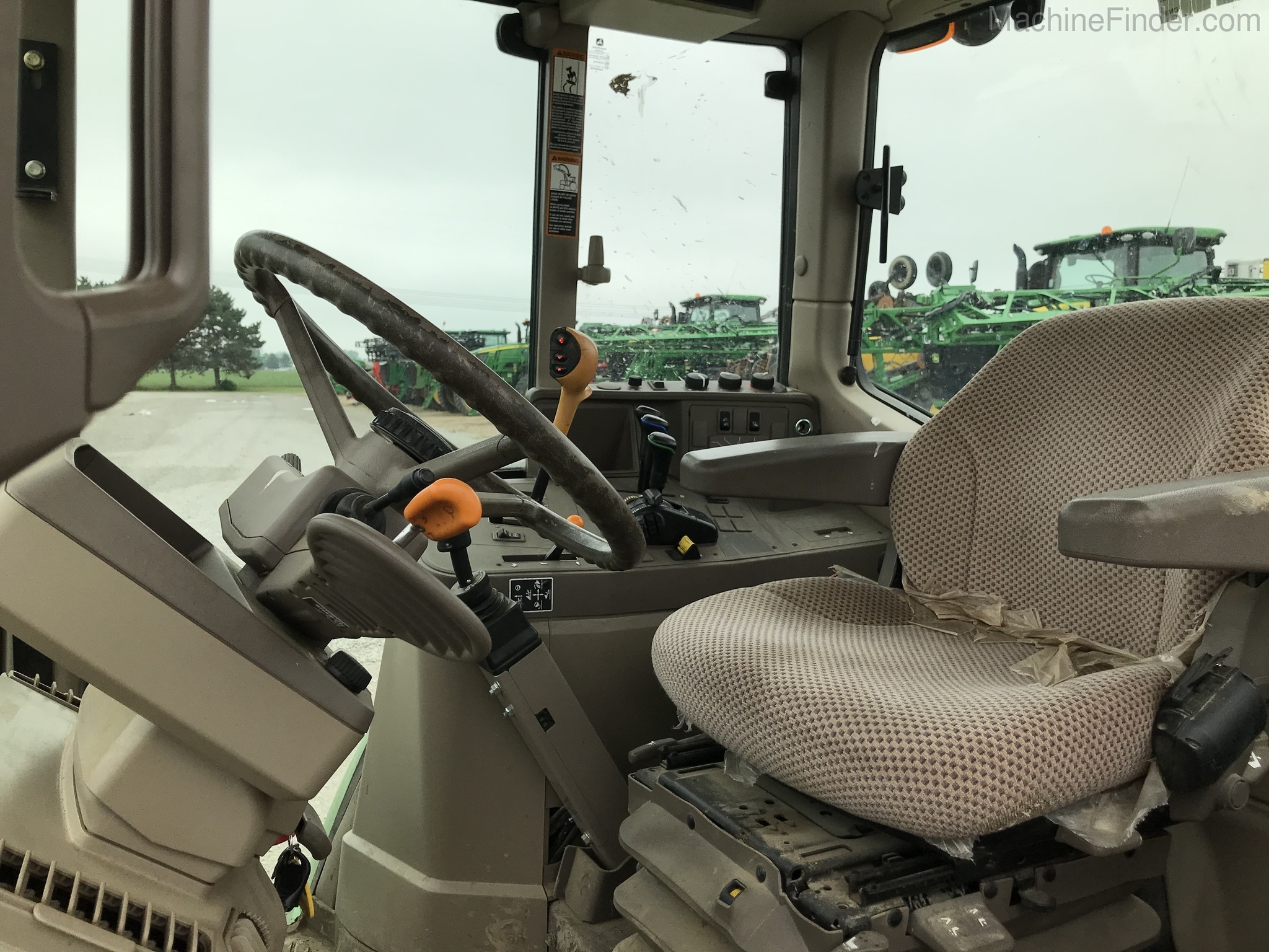 2015 John Deere 6115M Image 8