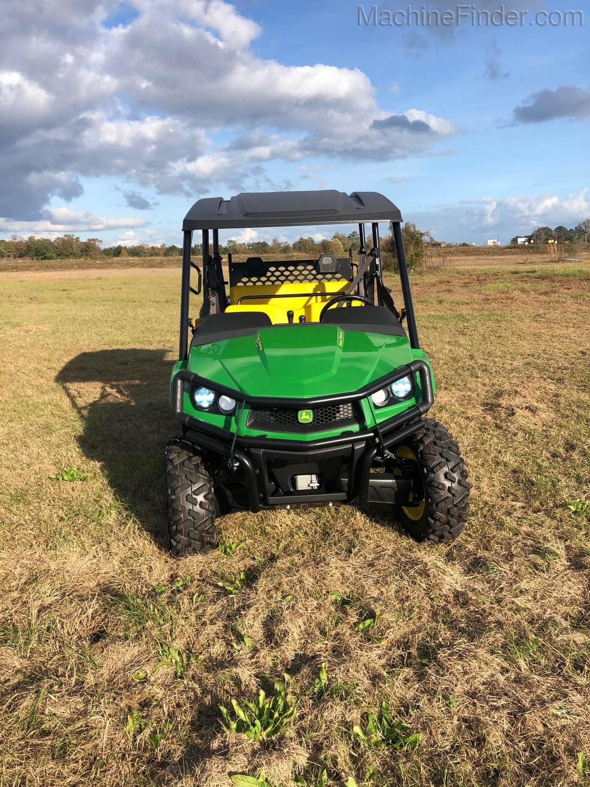 2020 John Deere 590M S4 Image 2