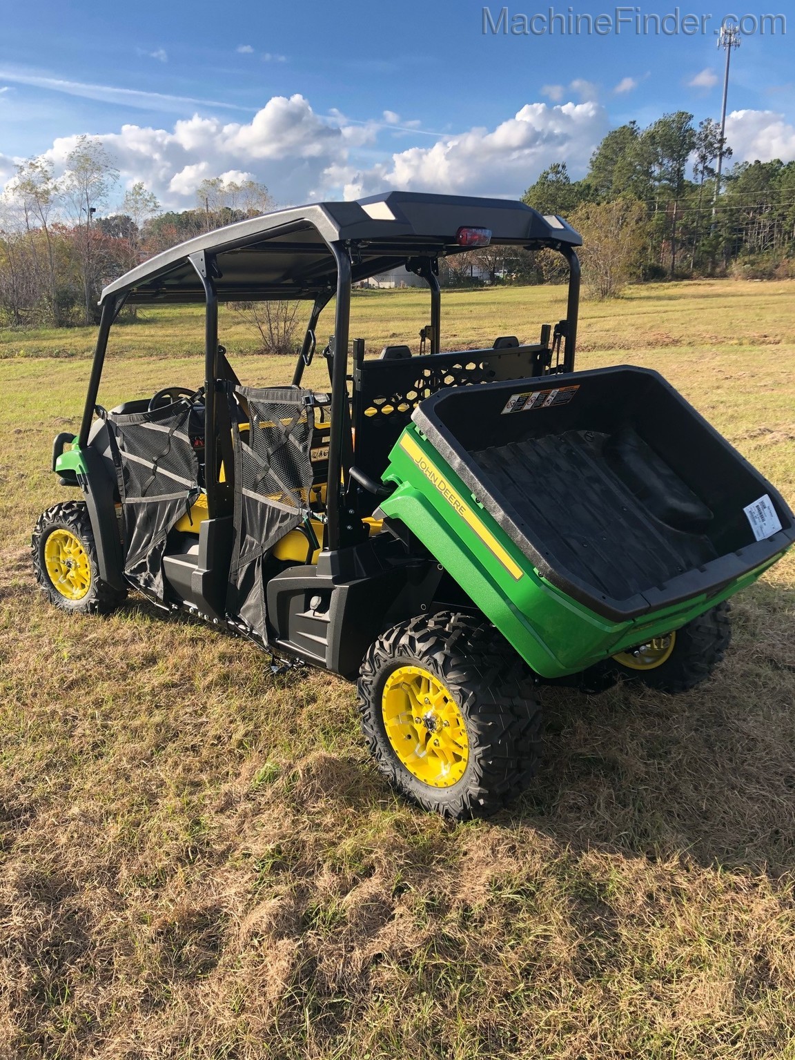 2020 John Deere 590M S4 Image 4