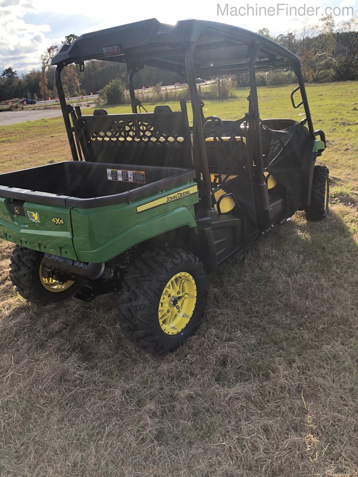 2020 John Deere 590M S4 Image 6