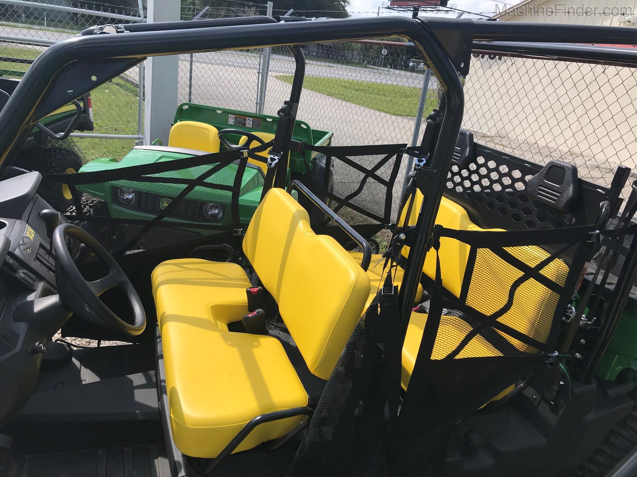 2020 John Deere XUV560E S4 Image 4