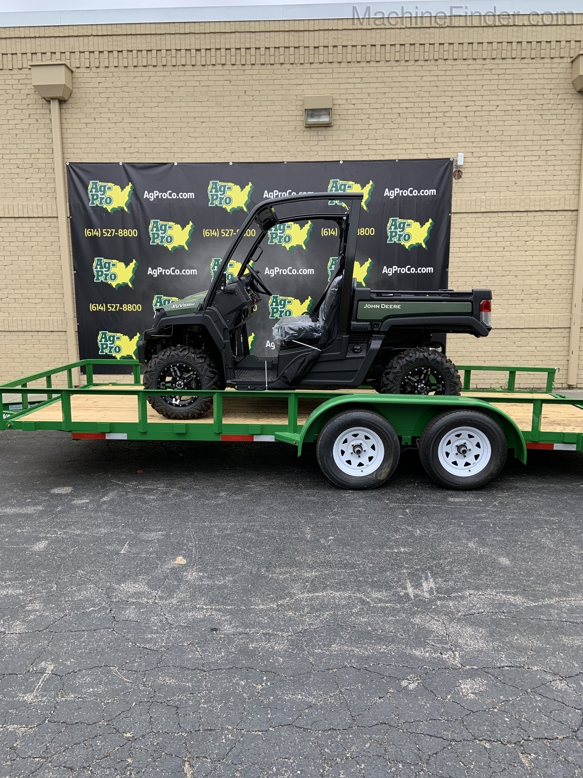 2020 John Deere XUV835M Image 1