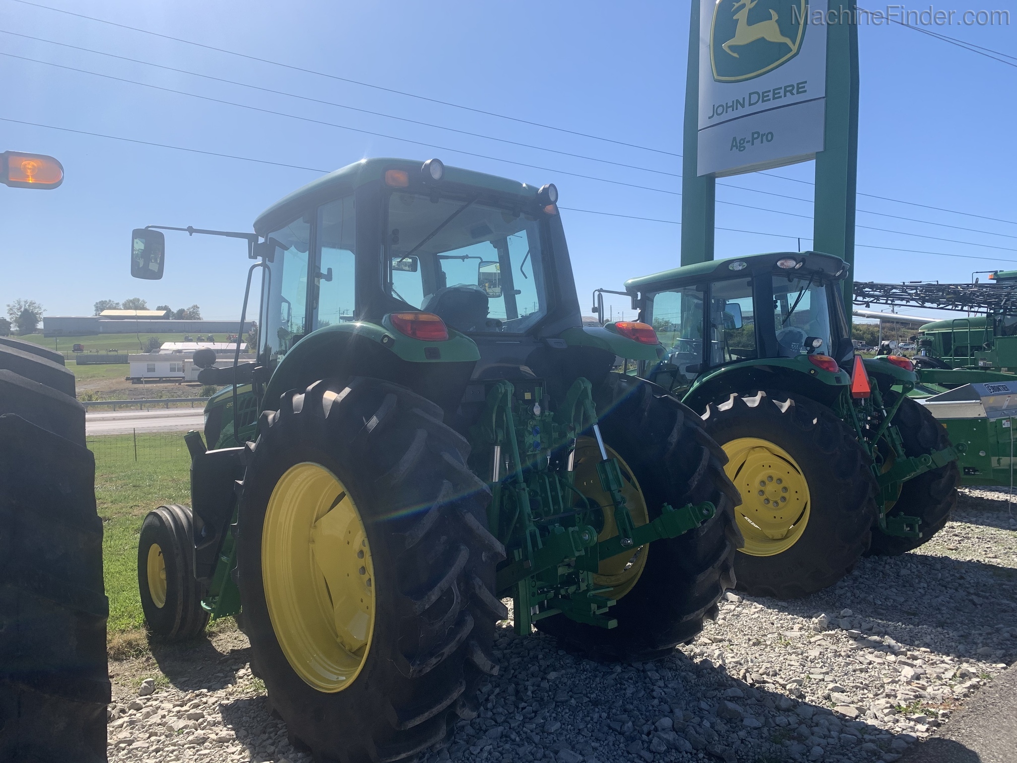 2018 John Deere 6110M Image 3