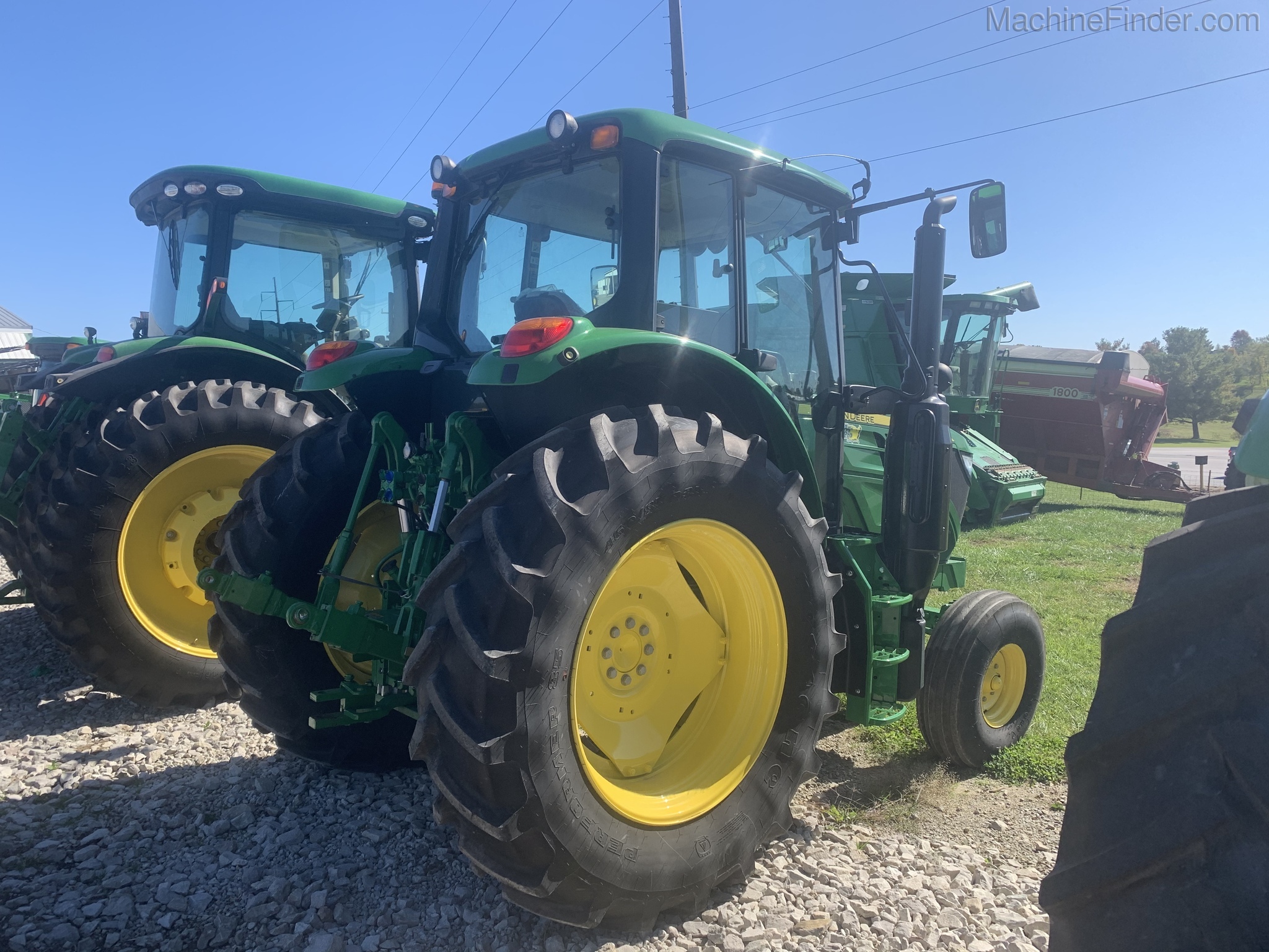 2018 John Deere 6110M Image 4