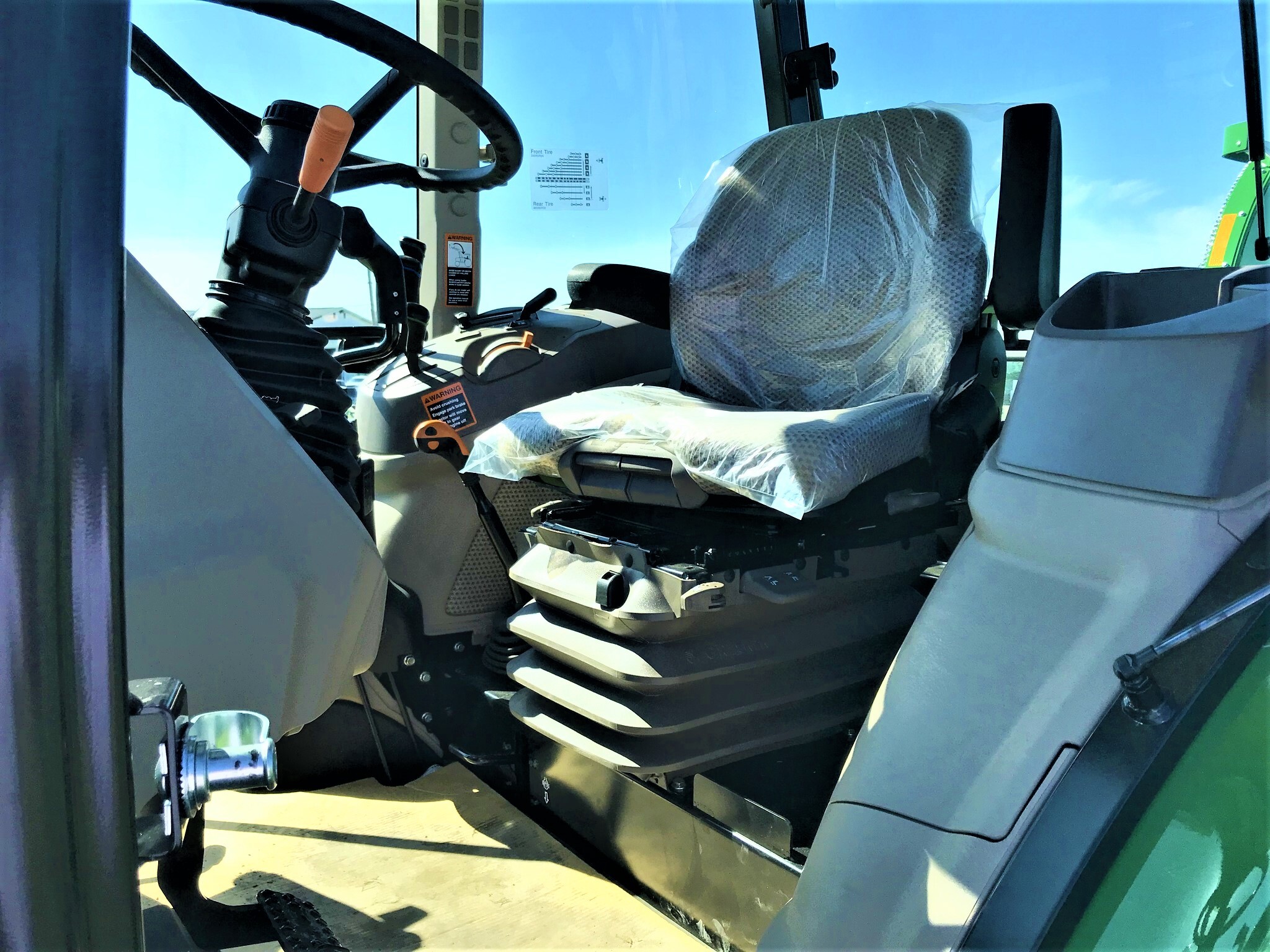 2023 John Deere 6120E Image 10