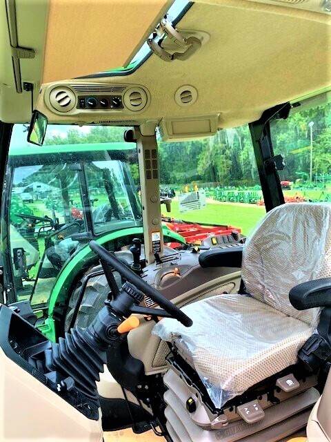 2023 John Deere 6120E Image 9