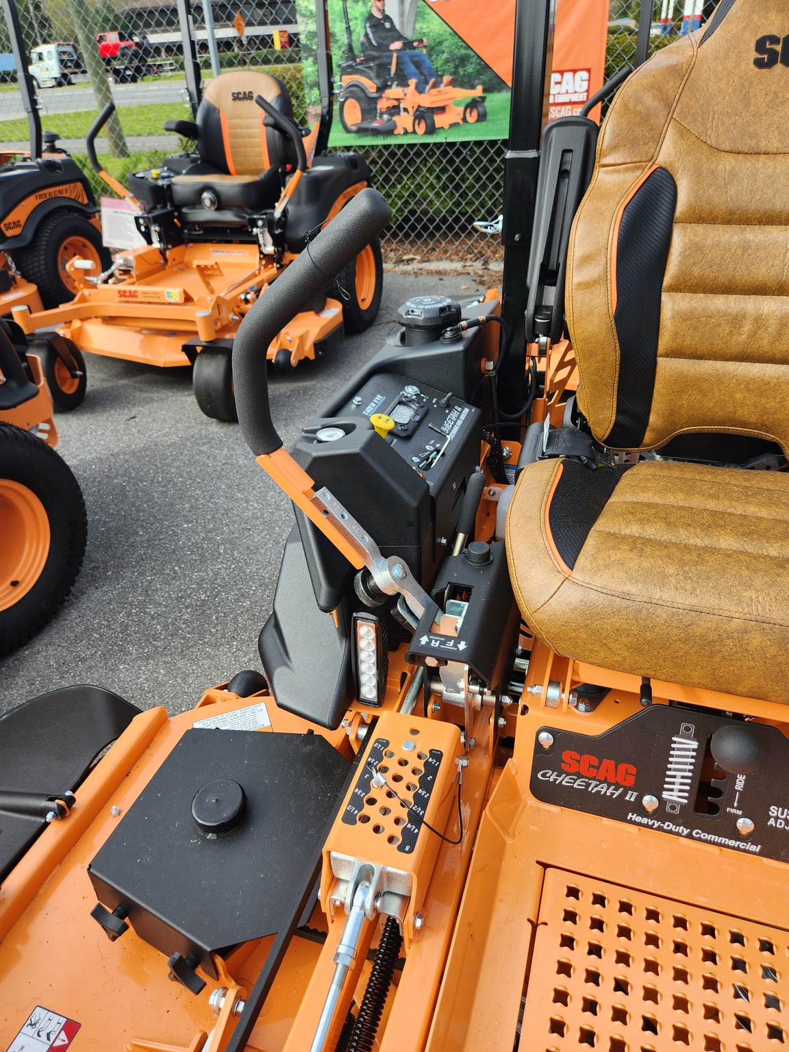 2023 Scag SCZII72V-37B Image 3