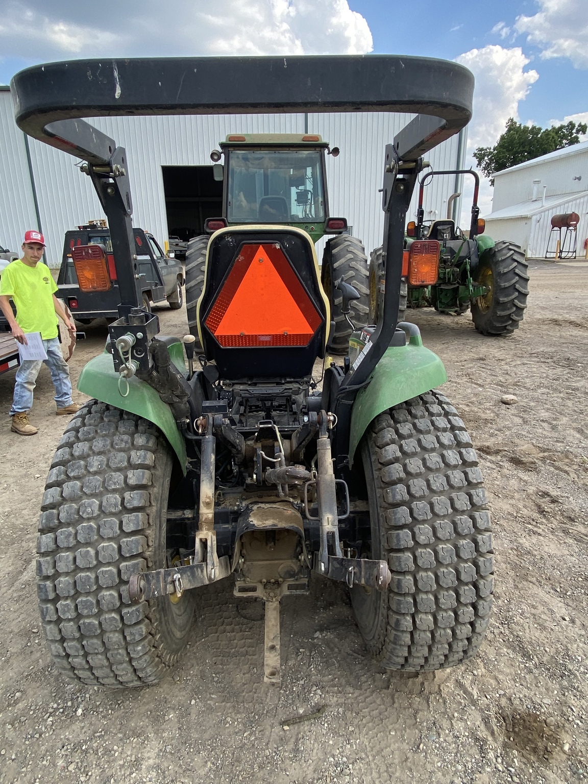 2011 John Deere 3320 Compact Utility Tractors Jonesville, MI