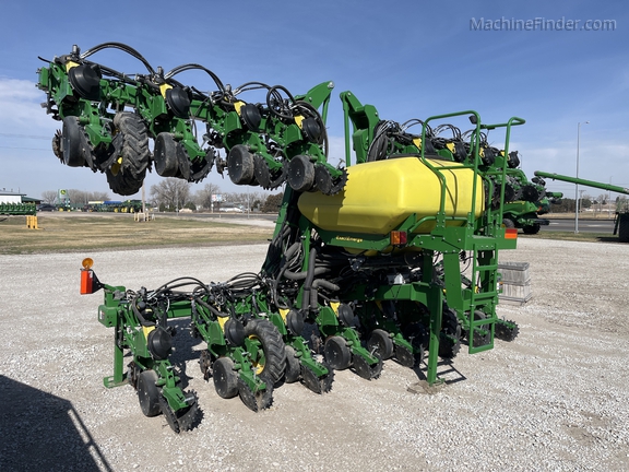 2018 John Deere DR16 | Planters: Integral | MachineFinder