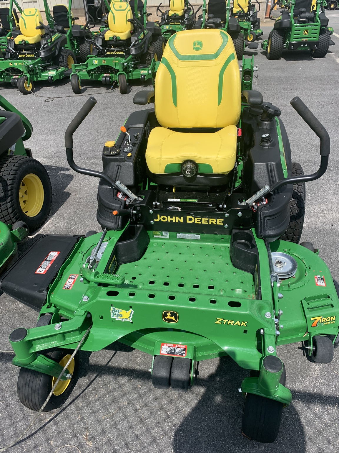 2022 John Deere Z930M Image 1