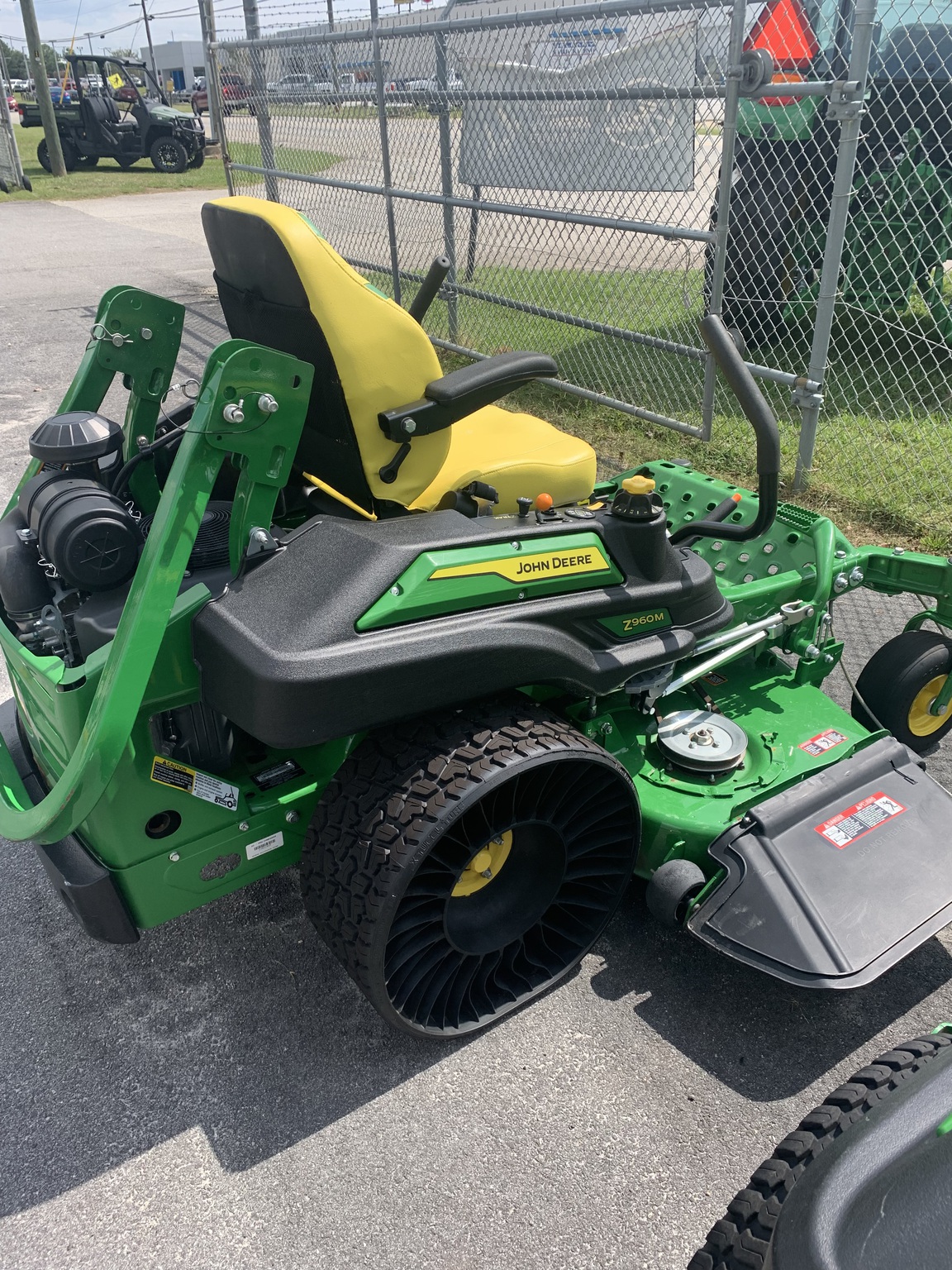 2022 John Deere Z930M Image 3
